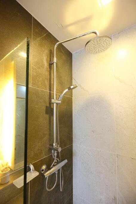 Specious Luxury 2 Bedrooms Apt. Chiang Mai Luaran gambar