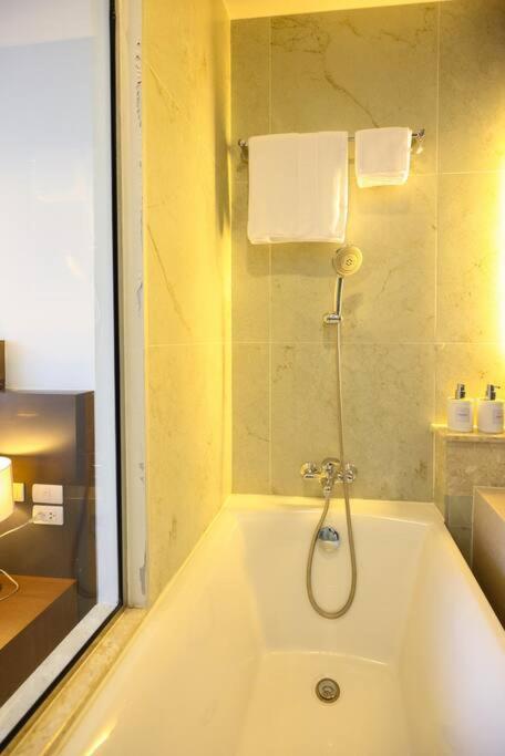Specious Luxury 2 Bedrooms Apt. Chiang Mai Luaran gambar