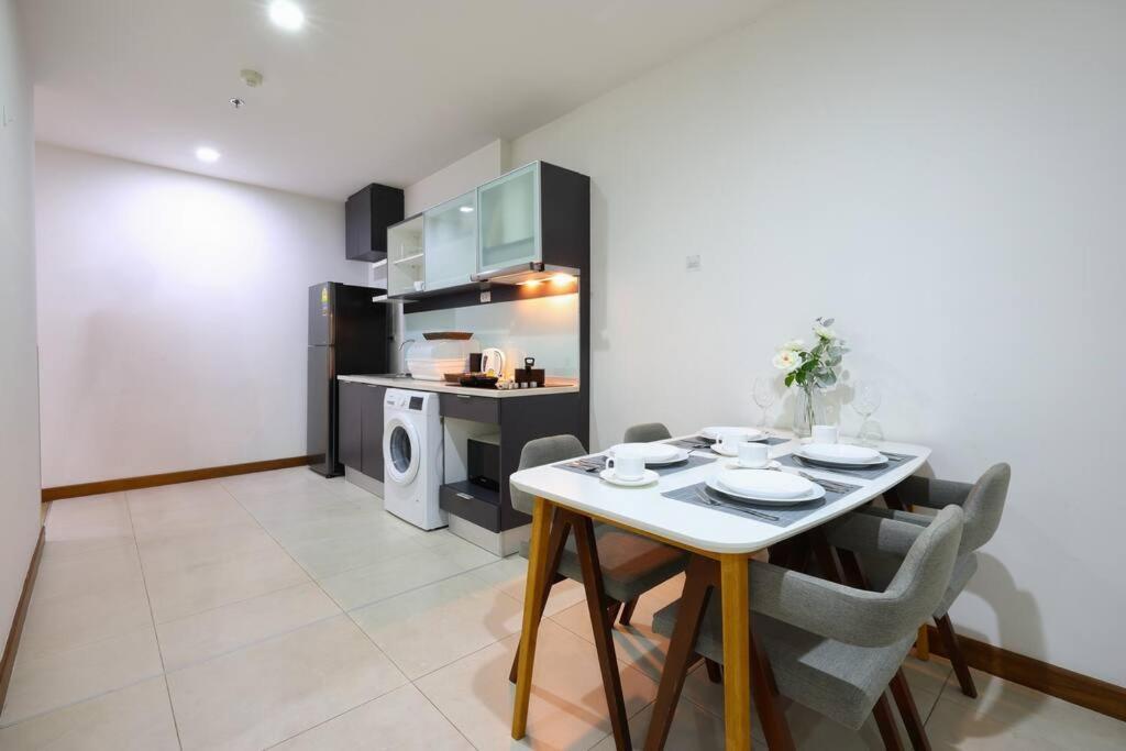 Specious Luxury 2 Bedrooms Apt. Chiang Mai Luaran gambar